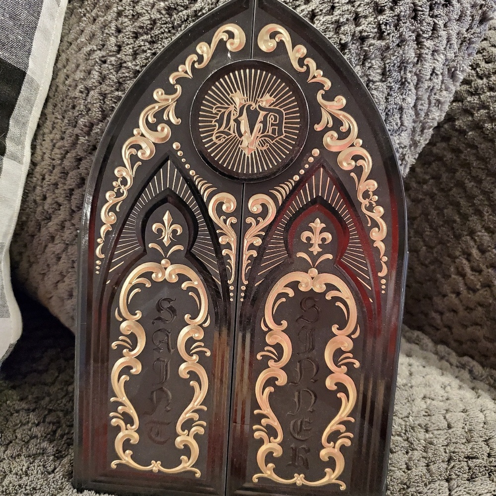Kat Von D Saint & Sinner Palette